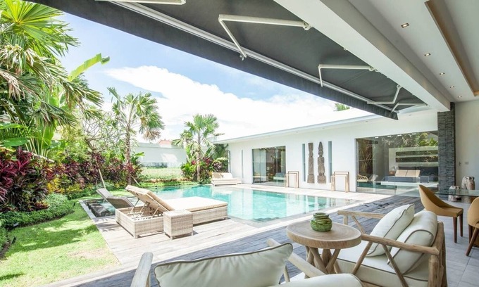 Dyanapura Villa | Villa Kamil Nueva 3 BR 800 m de la playa con piscina