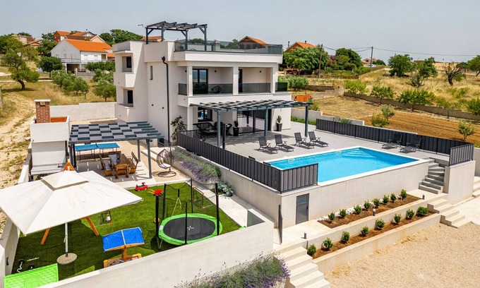 Tinj Villa | Villa Katarina