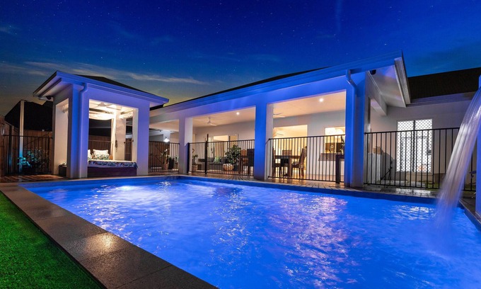 Trinity Beach Casa | Villa Keluarga; 4BR Family Retreat: Pool, PS4, BBQ