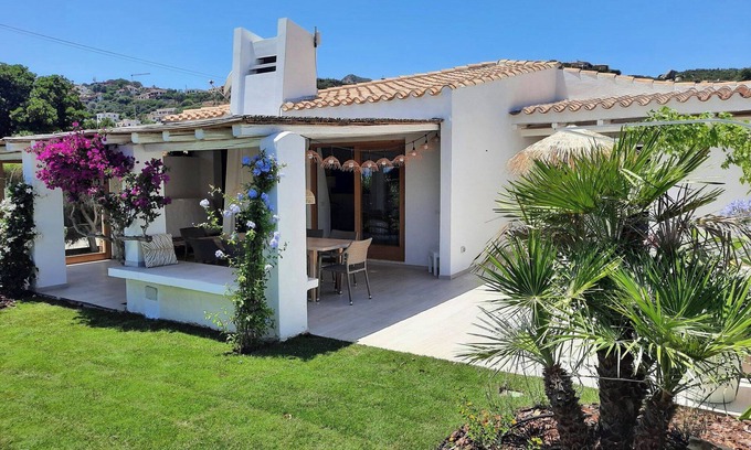 Costa Rei Villa | Villa 'Kika' con Terraza Privada, Wi-Fi y Aire Acondicionado