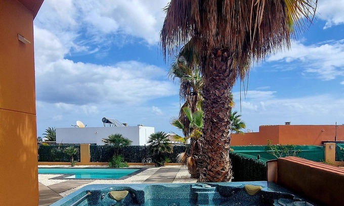 Costa de Antigua Villa | Villa La Marosca - Jacuzzi, Private Pool, 3 Bedrooms