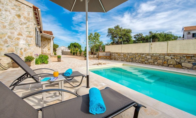 Vlachopoulatika Casa | Villa Labovitsa: A/C, sunny terraces, Wi-Fi, sleeps 4
