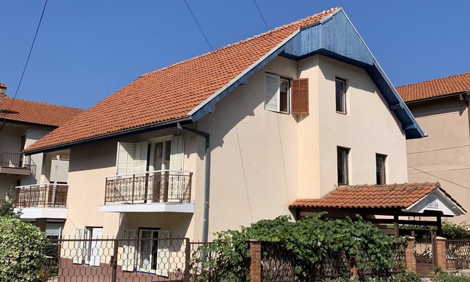 Pestani Apartamento | Villa Lakeview cerca del lago Ohrid, alojamiento ideal para grupos.