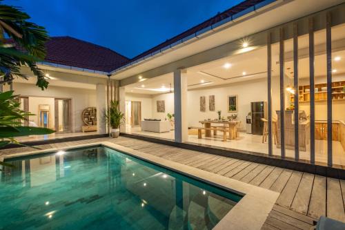 Petitenget Villa | ☆ Villa Larissa ☆ Seminyak 2BR Pool Kuta Petitenget