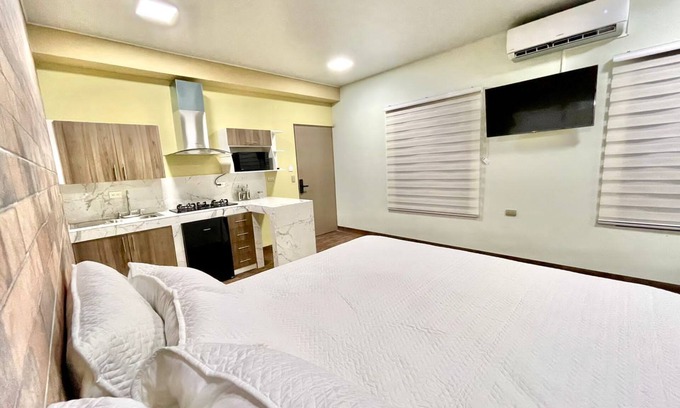 San Salvador Villa | *VILLA LAS FLORES*