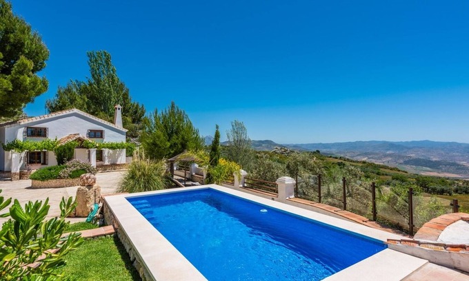 Antequera Villa | Villa Las Gayumbas Villanueva de la Concepción by Ruralidays