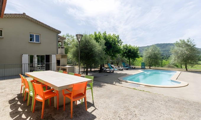 Chambonas Villa | Villa "Le Serre Du Puech" con vistas a la montaña, piscina privada y Wi-Fi