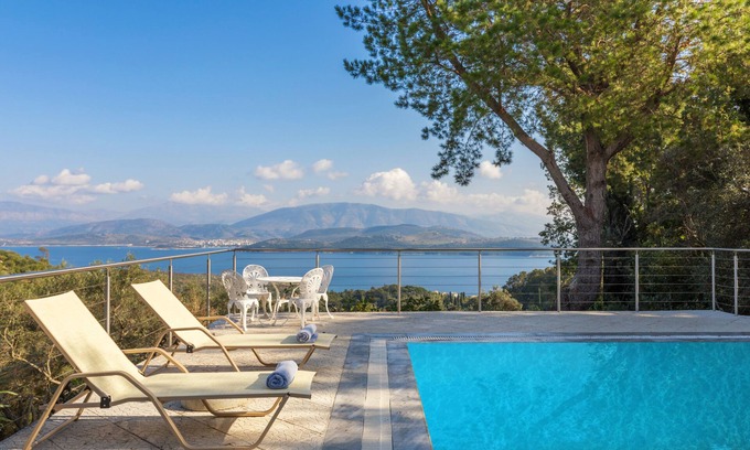 Petaleia Villa | Villa Leondari by Rodostamo Collection
