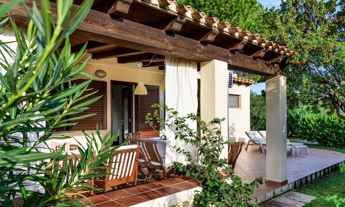 Costa Rei Villa | Villa 'Leonilde' con terraza privada, Wi-Fi y aire acondicionado