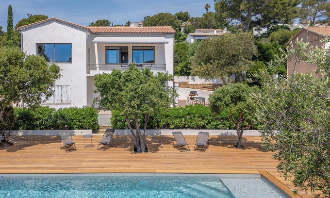 Saint-Aygulf Villa | Villa Les Santons - Sea view, private pool and quiet in Fréjus