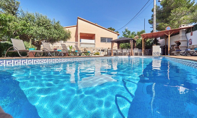 Olivella Villa | VILLA LLUNA,RESORT EN LA NATURALEZA,PISCINA,SPA,BILLAR A 12 KM.SITGES(BARCELONA)