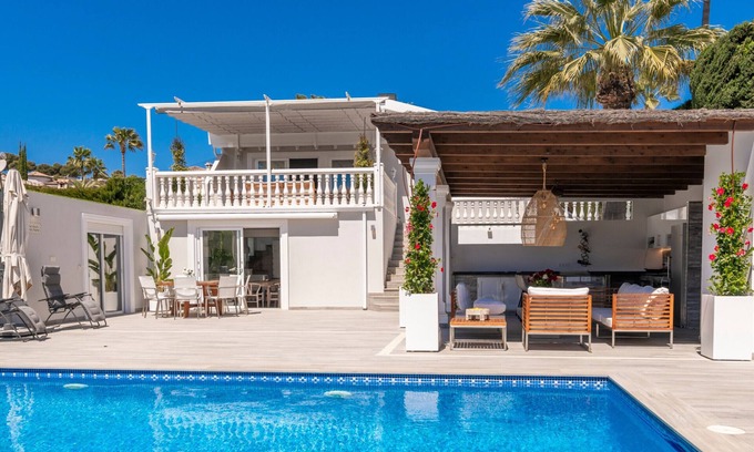 El Tesoro Villa | Villa Lorenza BBQ, sol y estilo casero