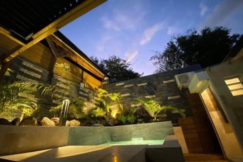 Etang Sale Les Bains Casa | VILLA LORET