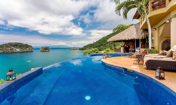 South Shore Hotel Area Villa | VILLA LOS ARCOS - ¡5 estrellas frente al mar con personal completo!