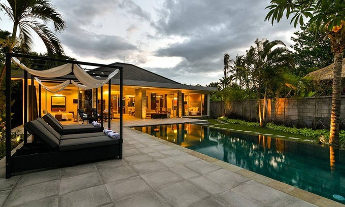 Banjartegehe Villa | Villa Lou - Luxury Villa By The Beach