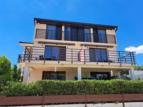 Veles Apartamento | Villa Lucija by ROMANTIQUE