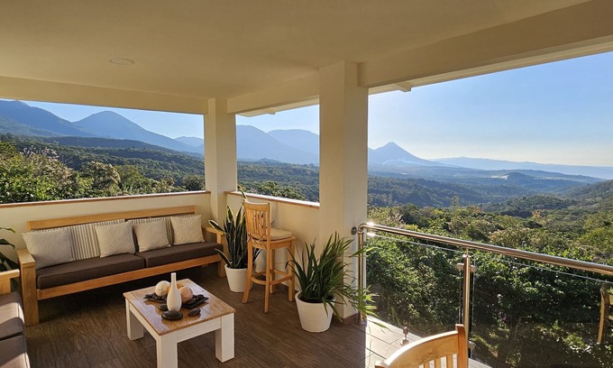 Coatepeque Casa | Villa Luvier