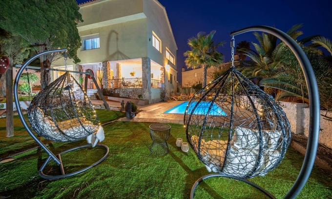 Condado del Jaruco Casa | VILLA LUX GALLERY, GREAT EXPERIENCE, PRIVATE POOL AND CLOSE TO THE SEA, 13 PEOPLE