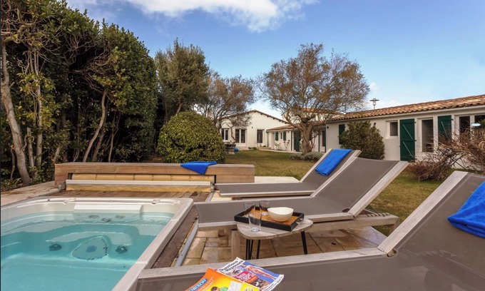 La Couarde-sur-Mer Villa | Villa Luxueuse 4 Chambres Proche Plage / Luxurious Villa 4BR Near Beach