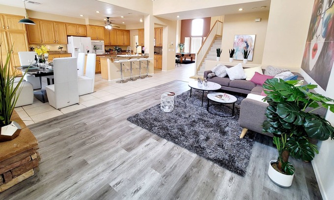 Spring Valley Casa | Villa Luxur- Modern Stylish house W/ Gym & Spa