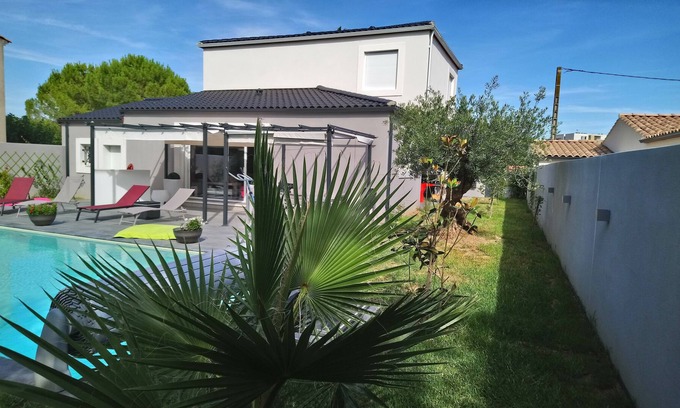 Hopitaux-Facultes Villa | Villa de lujo 6/8 personas con piscina y jacuzzi.