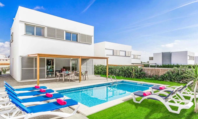 Cala'n Bosch Villa | Villa Marinda - Cuatro Habitaciones Villa, Capacidad 4