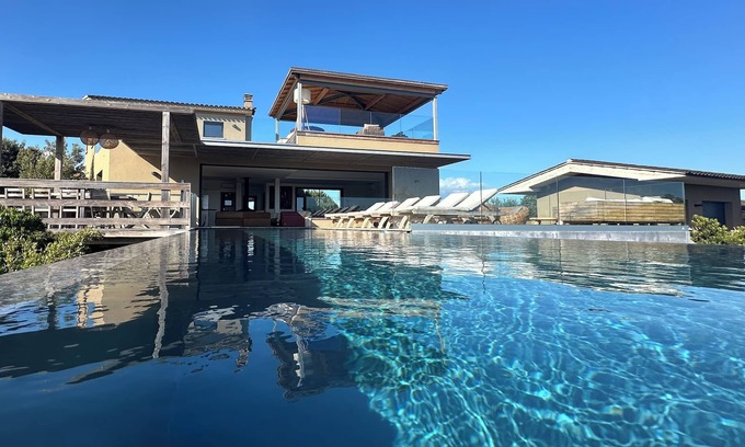 Pianotolli-Caldarello Casa | Villa Marcelle suspended pool with sea view