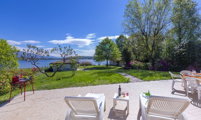 Cadrezzate Villa | Villa Martine Au Bord Du Lac, Cadrezzate, Italia