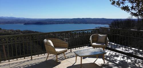 Massino Visconti Cama Y Desayuno | Villa Magnolia BB, Lago Maggiore (Massino Visconti, Italy)