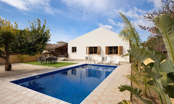 Ayia Marina Chrysochous Villa | Villa Majestic con piscina privada, a pocos pasos de la playa