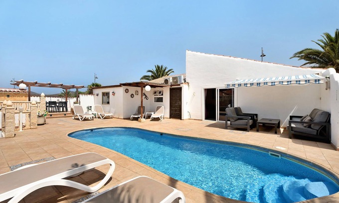 Complejo turistico Amarilla Golf Villa | "Villa Malpas" cerca de la playa con piscina privada, Wi-Fi, aire acondicionado, terraza y jardín