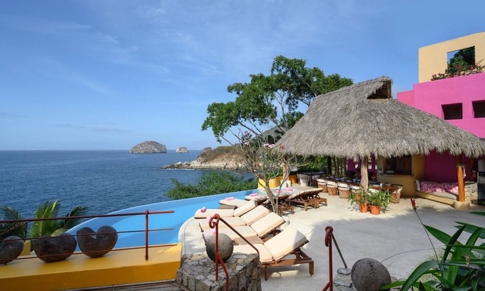 Mismaloya Villa | Villa Mandarina's Ocean front Estate 8-16 Bedrooms
