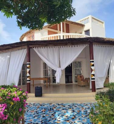 Mbour Casa | Villa Mandel Nafio, Haus mit Garten nahe dem Atlantik