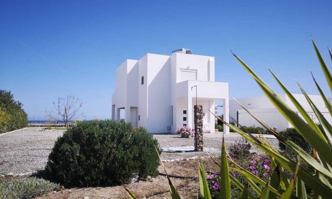 Afandou Villa | Villa Mangano, Nueva villa moderna a 3 minutos de la playa de Afandou.