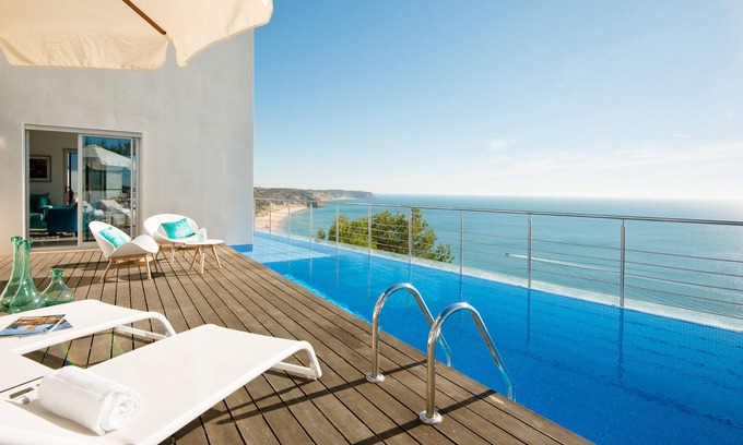 Salema Villa | Villa Mar Azul - Vista al mar de 6 habitaciones con piscina infinita privada