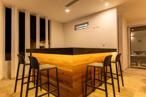 Dzemul Villa | Villa Mar San Bruno