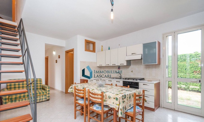 Piana Calzata Casa | Villa Marchi con Piscina Condominiale