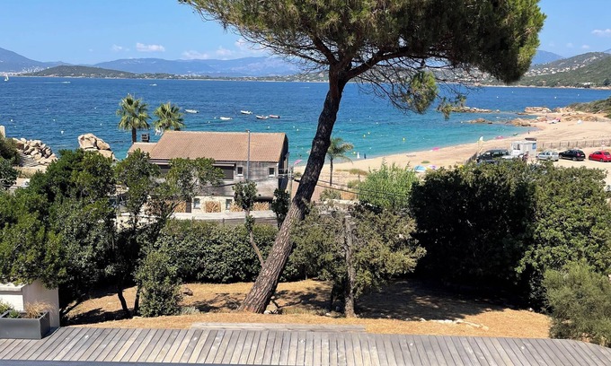 Verghia Villa | VILLA Mare é Sole. Vistas al mar. Playa a pie de 50m con piscina infinita.