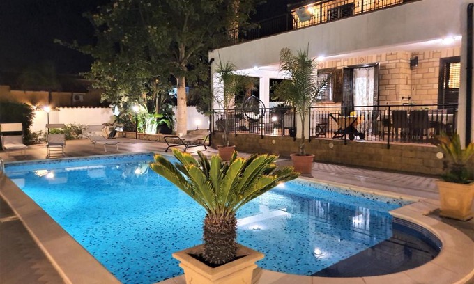 Trabia Apartamento | VILLA MARIANNA CON PISCINA PRIVATA ampi spazi esterni e WIFI FREE