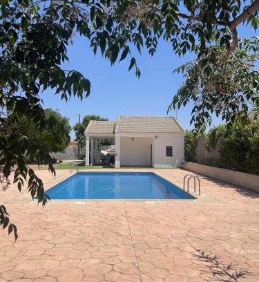 Totanes Apartamento | Villa Marichu. Piscina, BBQ y a 15 min Puy du Fou