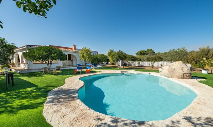 Quartucciu Villa | Villa "Mavi" con vistas a la montaña, piscina privada y Wi-Fi