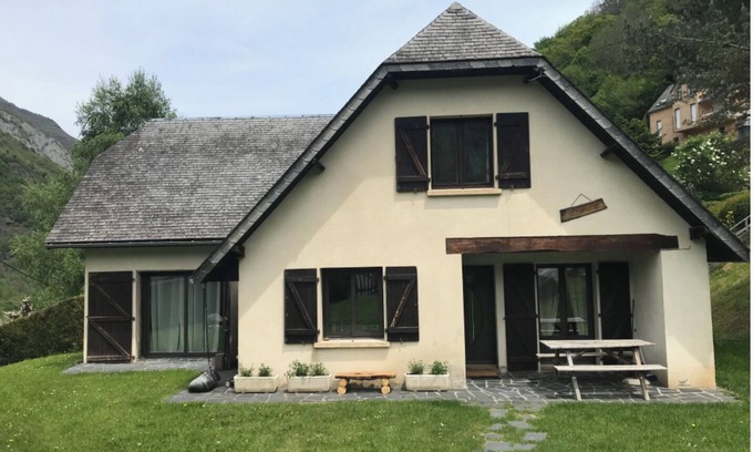 Cauterets Casa | Villa Mayoune Cauterets 10 Personnes ! Animaux de Compagnie Acceptés !!