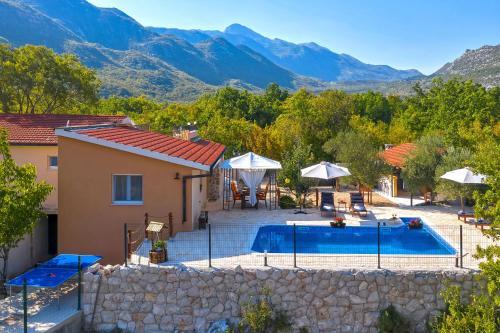 Tucepi Casa | Villa Melita - Heated pool within Nature Park
