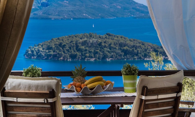 Perigiali Villa | Villa Meliti - stunning seaviews, infinity pool, privacy, close to the beach