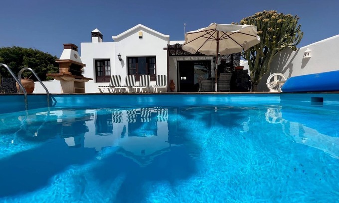 Playa Blanca Villa | Villa met private pool in the centre of Playa Blanca