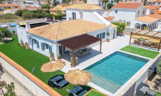 Torrevieja Villa | VILLA MI LOLA. Una Villa Mediterranea de ensueño para tus mejores vacaciones.