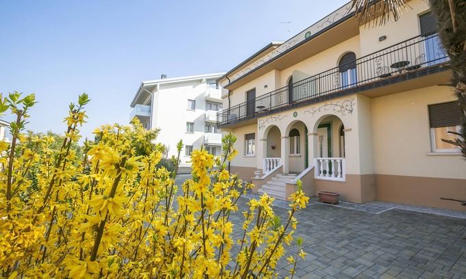 Desenzano del Garda Apartamento | Villa Mimosa Appartamento 5, Desenzano Del Garda, Italy