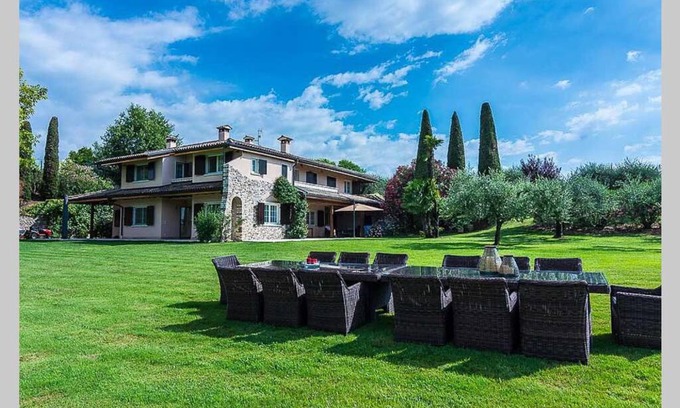Montioni Villa | Villa Minerva