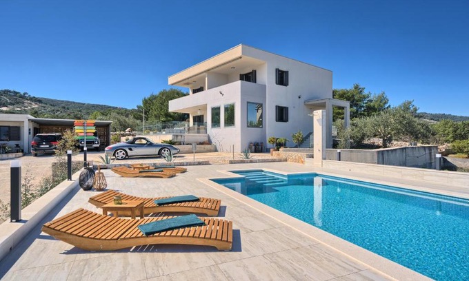 Slatine Apartamento | Villa Ming - pool, sea-view and peace