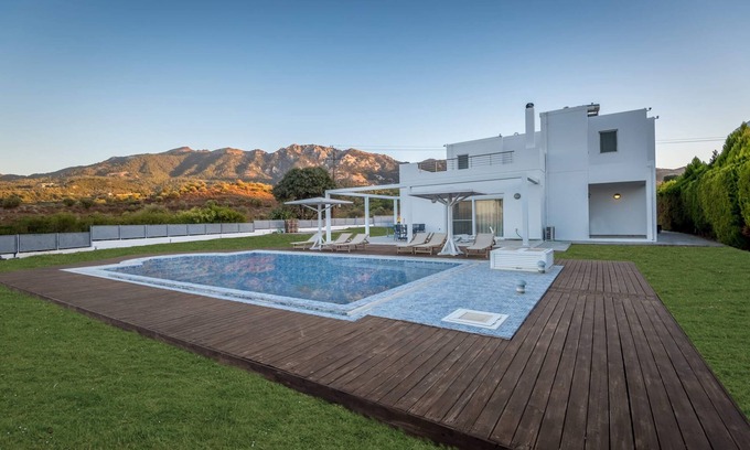 Dikaio Villa | Villa Miniera